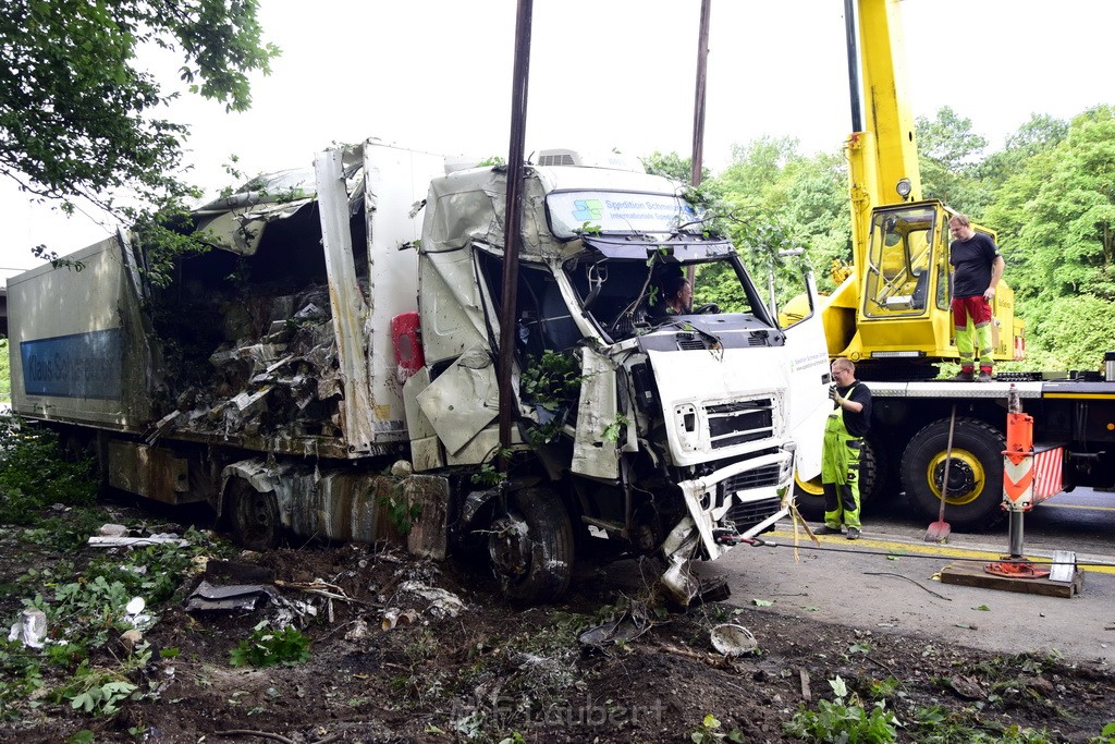 Schwerer VU A 3 Rich Oberhausen Hoehe AK Leverkusen P606.JPG - Miklos Laubert